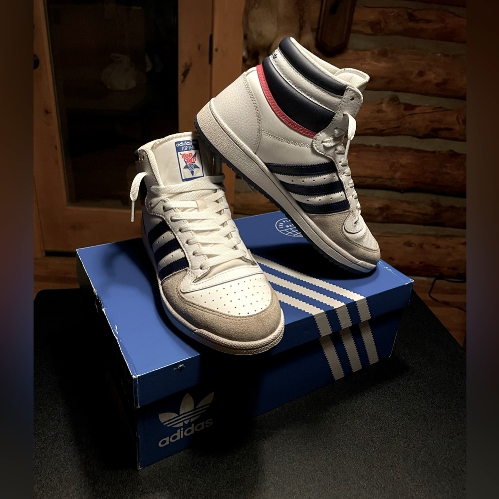 adidas Originals Men's Top Ten Red Bulls - size:8.5 colors:white,navy blue,red.